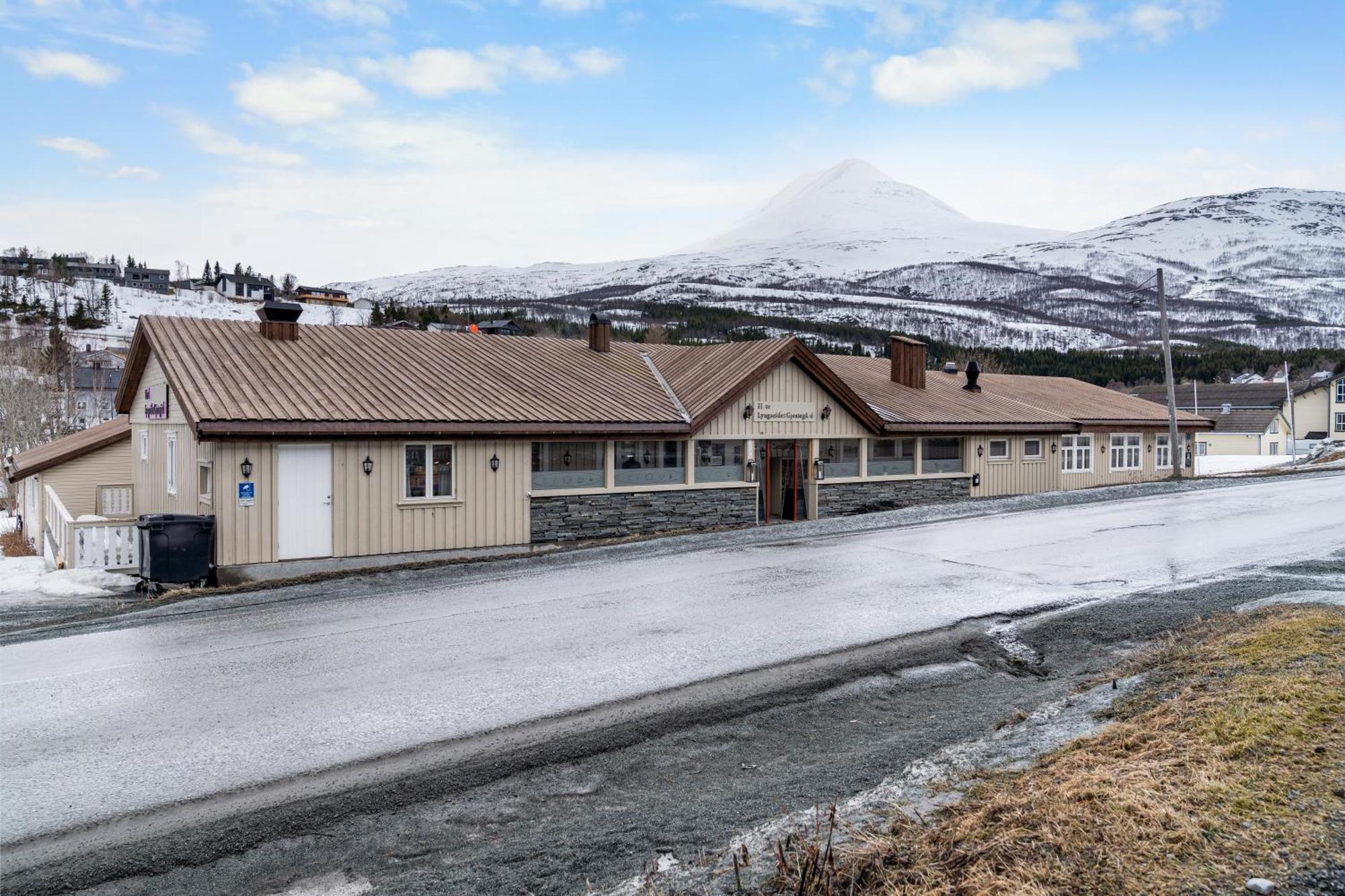 Lyngseidet Gjestegard As Buitenkant foto